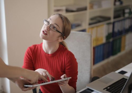 Outsourcing kadrowo-płacowy – czym kierować się wybierając firmę świadczącą usługi kadrowe w Poznaniu?